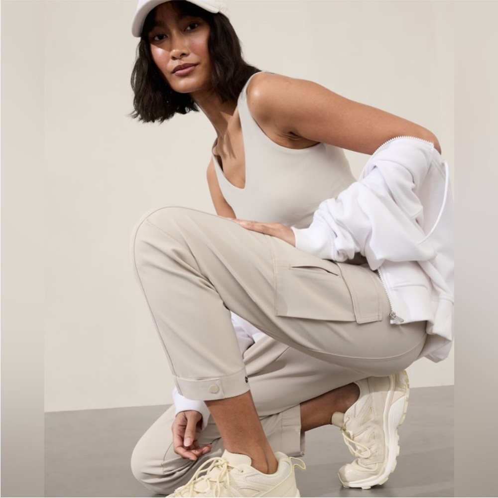 Athleta Endless High Rise Cargo Pants Size 4